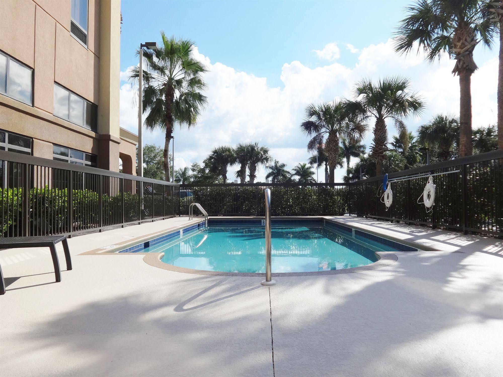 Hampton Inn & Suites Port St. Lucie Экстерьер фото