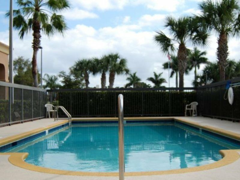 Hampton Inn & Suites Port St. Lucie Экстерьер фото